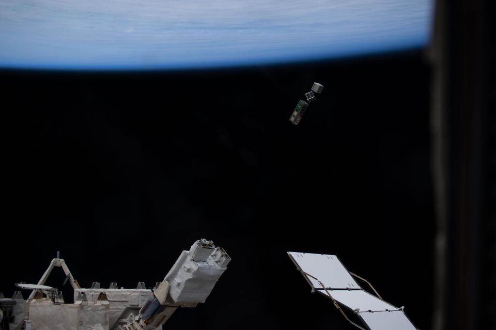 AMSAT Space Symposium Streams Live from Jacksonville Today